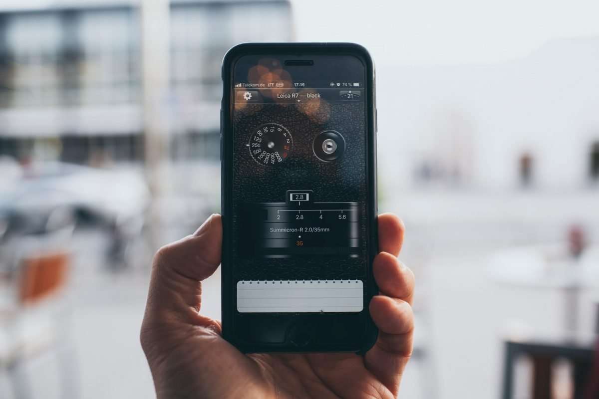 District court denies arbitration in mobile app BIPA suit