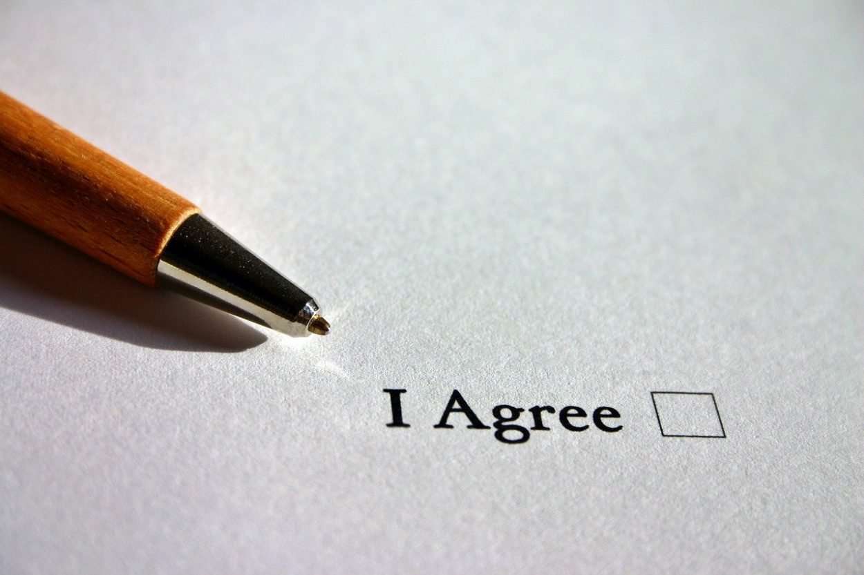 Employer Enforces Arbitration Despite Absence of Signature
