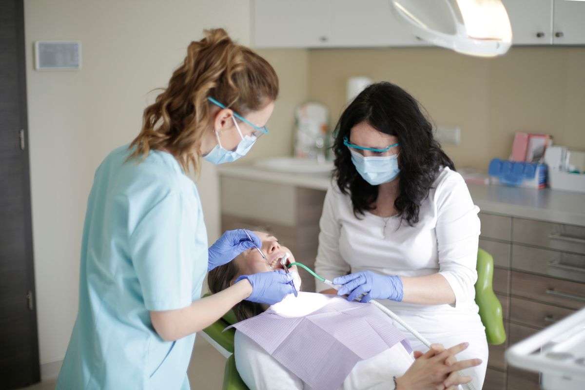 Massachusetts Court Says Dental Assistant was Misclassified as Independent Contractor